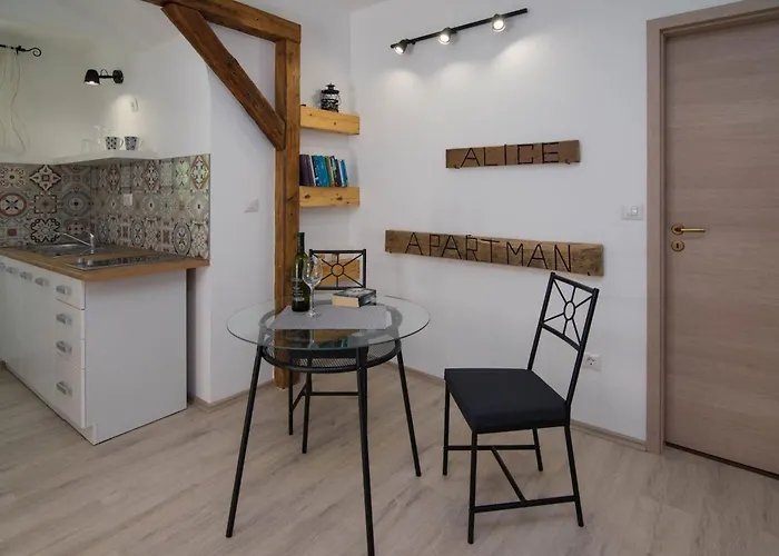 Schoene In Mit Garten By Interhome 베리로신즈