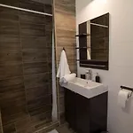 Apartamento Schoene In Mit Garten By Interhome Veli Lošinj