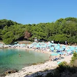 Apartamento Schoene In Mit Garten By Interhome Veli Lošinj