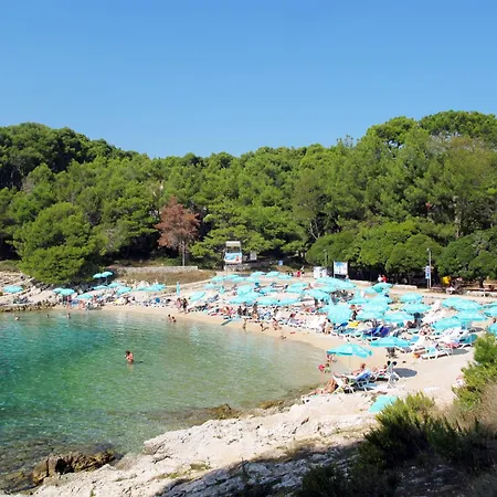 Apartment Schoene In Mit Garten By Interhome Veli Losinj