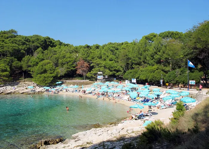 Apartamento Schoene In Mit Garten By Interhome Veli Lošinj